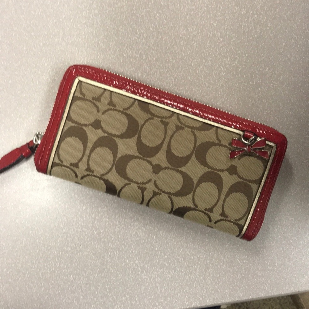 NEW COACH WALLET